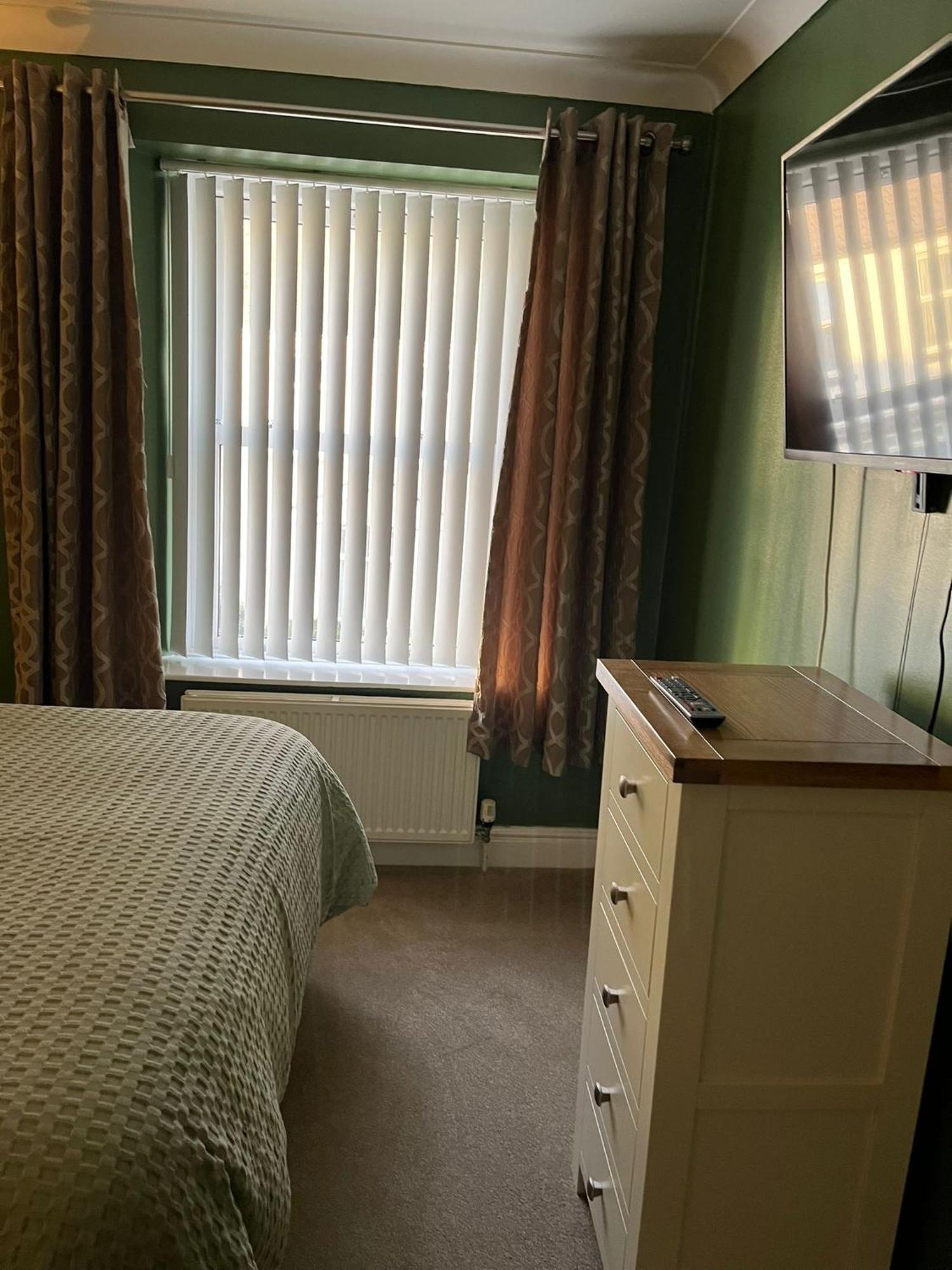 Honey Holiday home Tenby